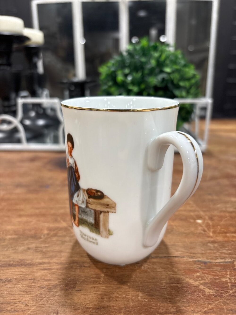 Norman Rockwell Museum Coffee Mug The Lighthouse Keepers Daughter Gold Rim - Picture 3 of 8